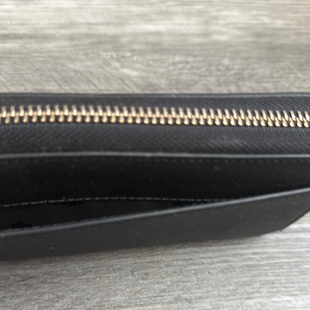 Kate Spade Blk&Gold Full Size Wallet w/Multiple Compartments and Card Holders - Picture 9 of 12